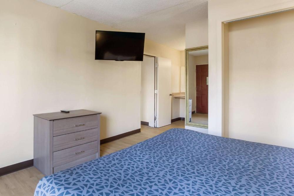 King Suite with Sofa Bed interior